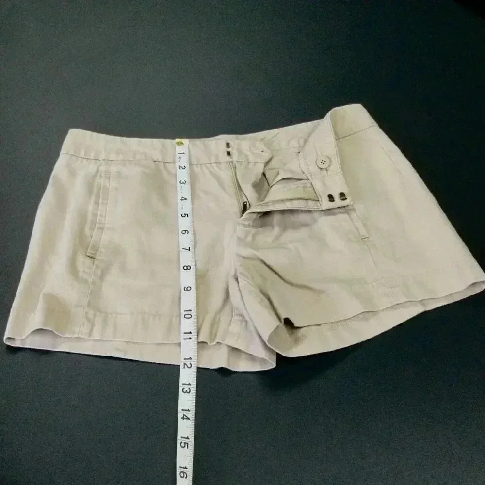 Gap Womens Size 2 Short Shorts Tan Khaki Pockets‎ Low Rise 100% Cotton